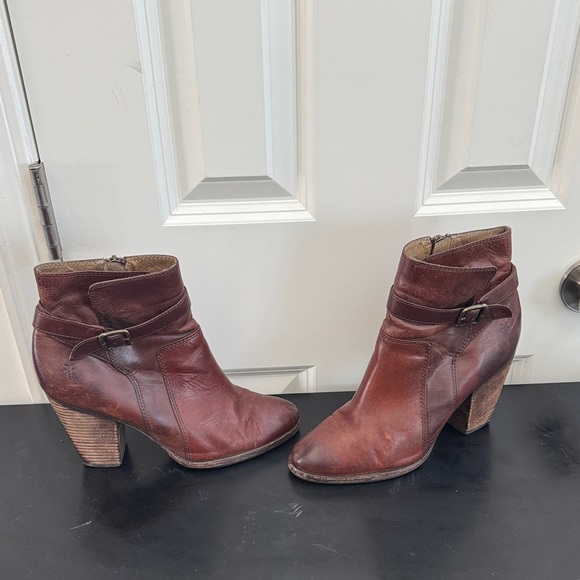 Frye Rich Brown Leather Heeled Boots - Picture 11 of 13